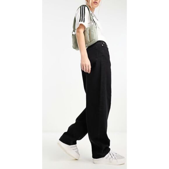 Weekday “Rail” Black Jeans – Mid Rise, Loose Fit, Wide Leg - Picture 3 of 5